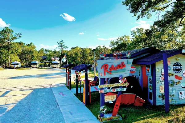 Retroville RV Park - Camping near Destin, Florida